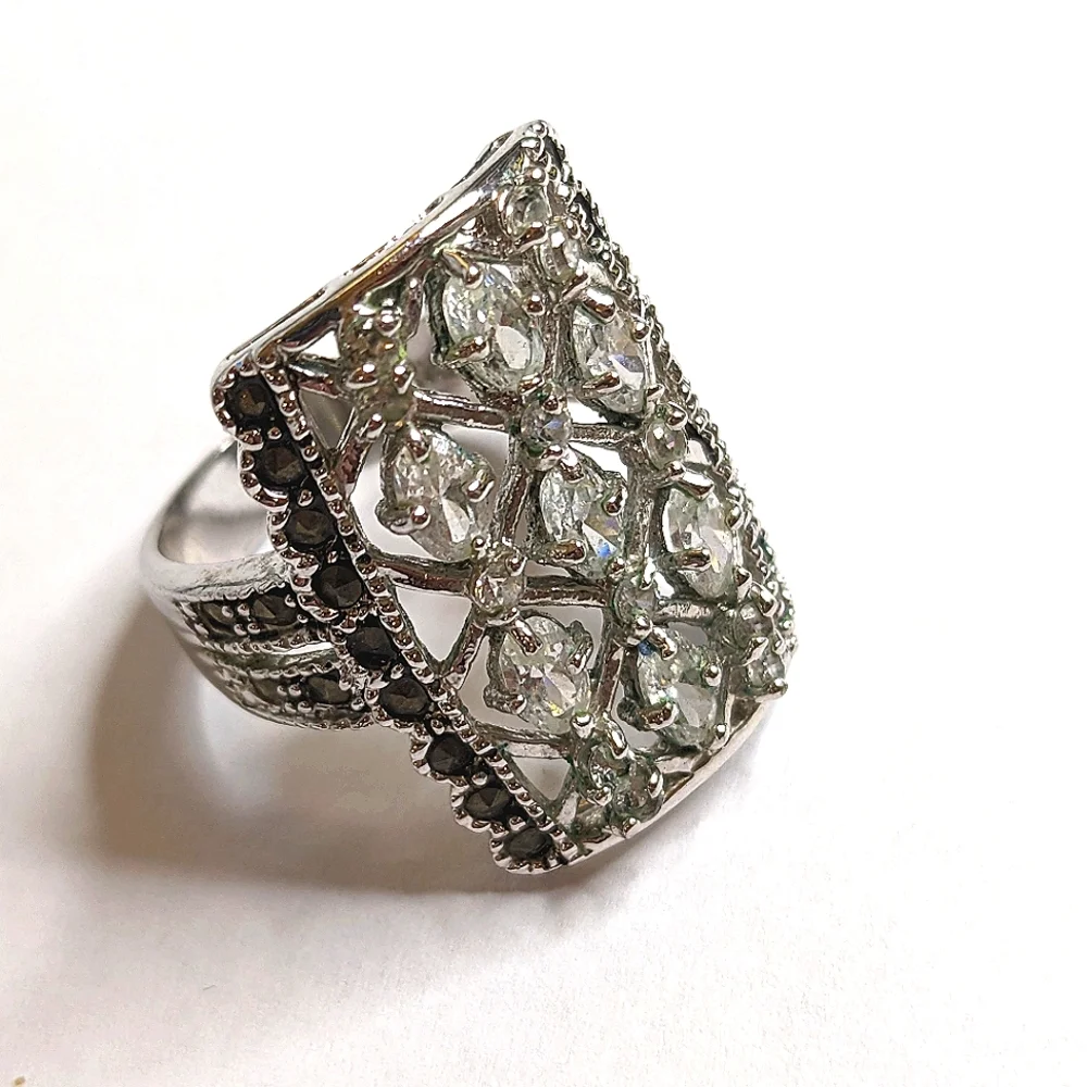 Vintage Size 9 Statement Ring – CZ & Quartz, Signed GR‎ China